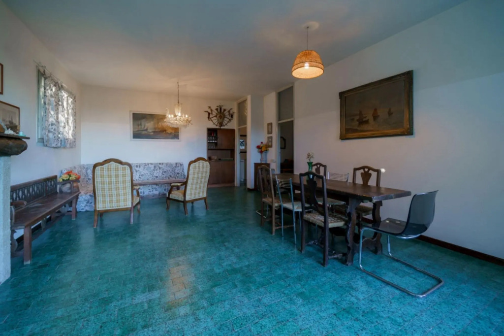 Rustic Villetta Le Grotte sleeps 8 comfortably with a view of the bay of Portoferraio-VILLETTA LE GROTTE