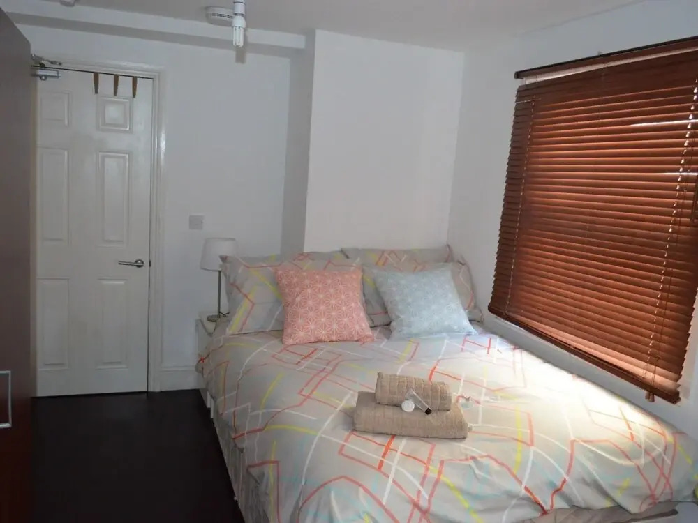 2 Bedrooms En-suite Near Victoria