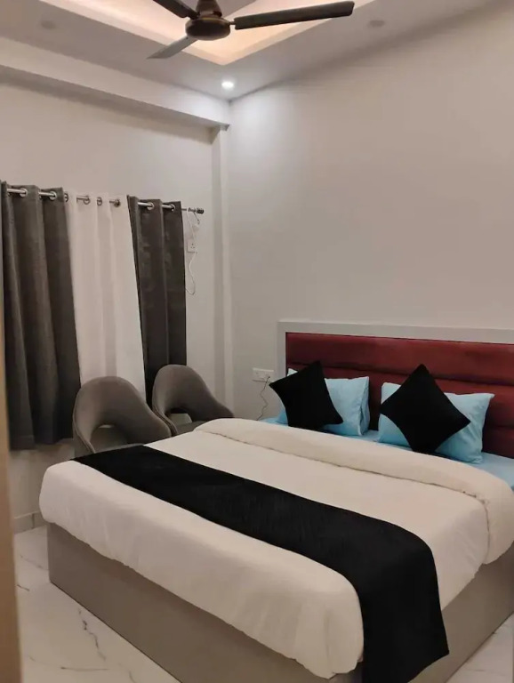 Hotel Aastha Inn