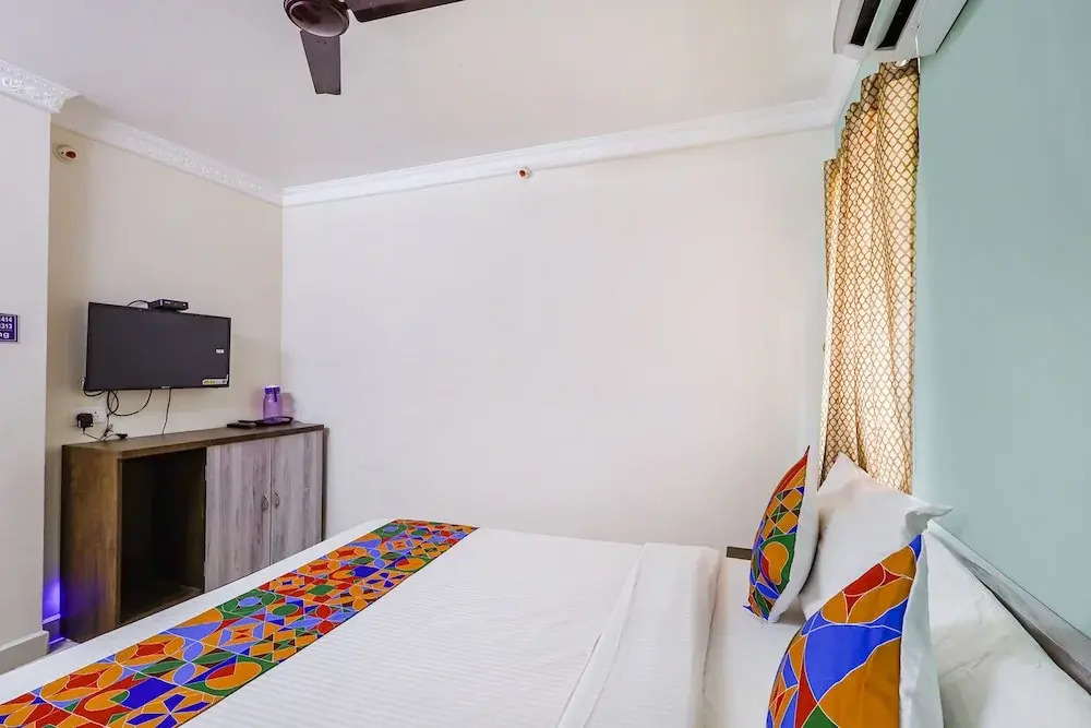 FabHotel Seven Inn Home Stay