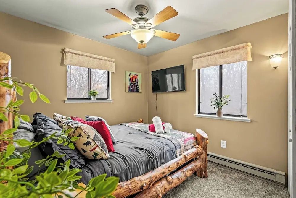 Atlas Point Lodge by Avantstay Hot Tub + Sauna + Kayaks Pet-friendly Cabin Lake Access