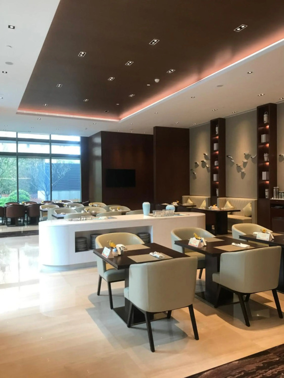 LJZ Supreme Tower Hotel