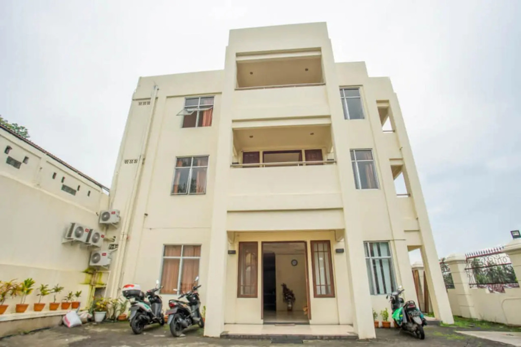 RedDoorz near Universitas Samratulangi Manado