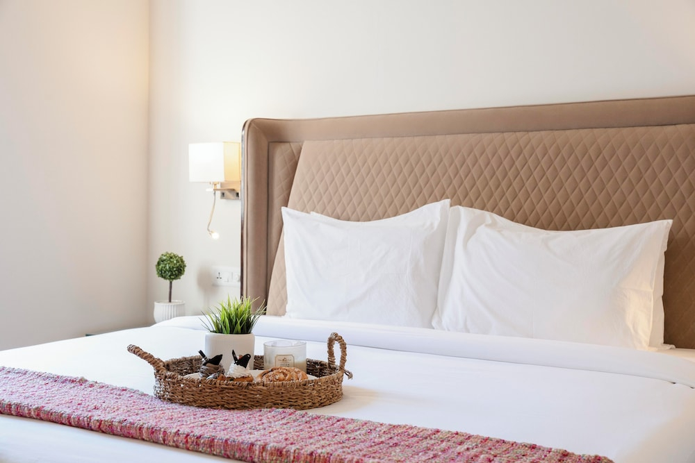 Staymaster Terra Tango - Luxury 4BR Villa with Pool