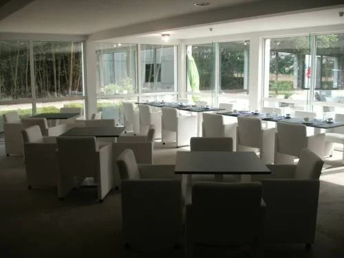 Travel Hotel Kruisem - next to E17 Gent Kortrijk