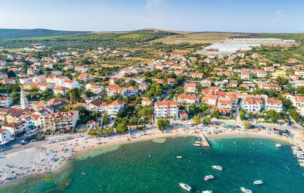 Awesome Apartment in Turanj With Wifi and 2 Bedrooms