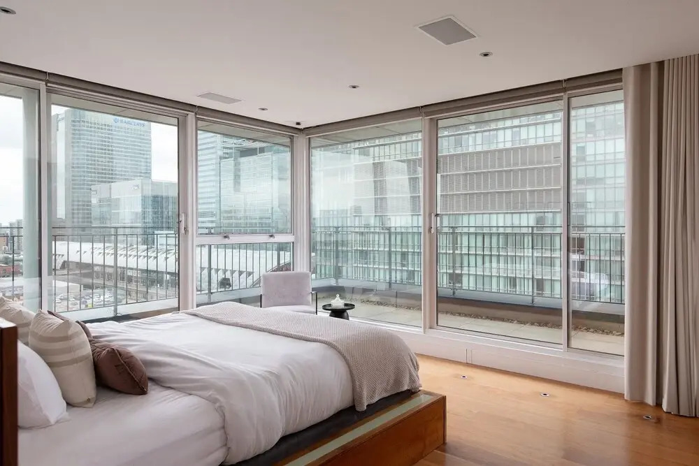 The Canary Wharf Secret - Glamorous 2bdr Flat w Terrace and Parking