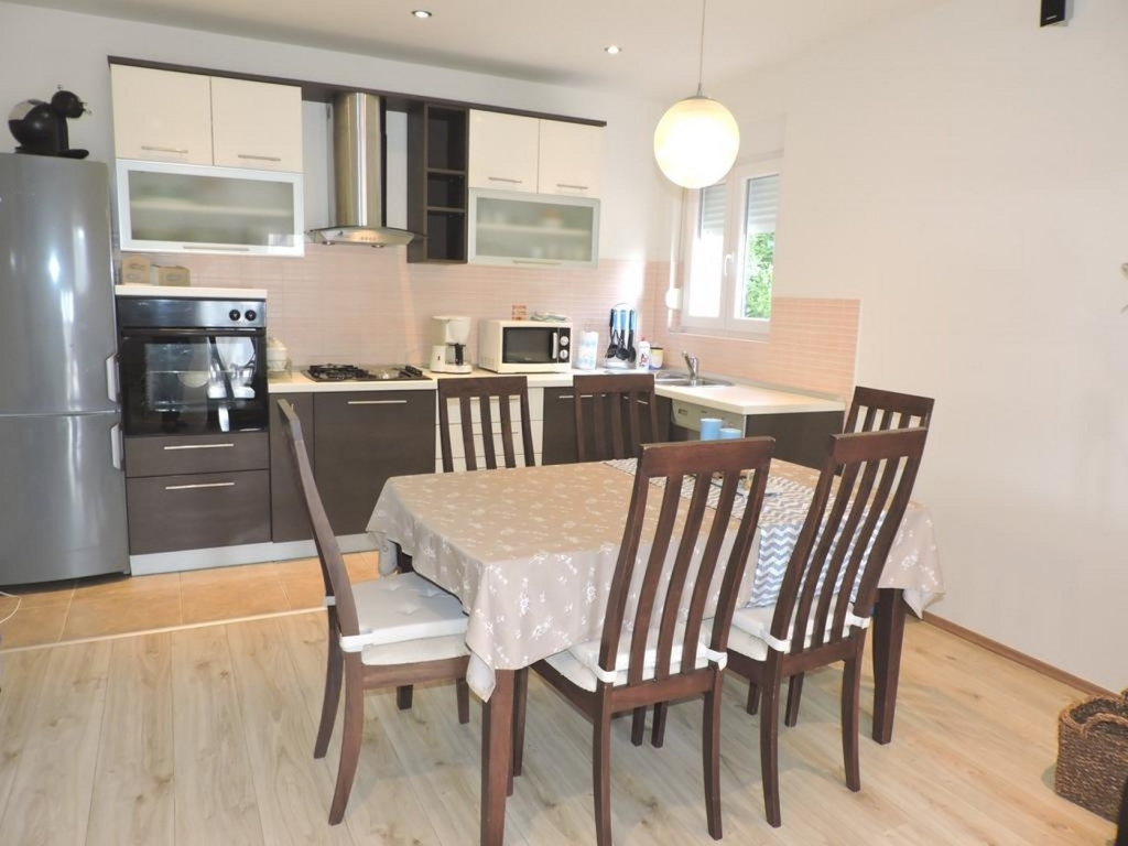 Holiday house Pet - 20m from the sea: Barbat, Island Rab