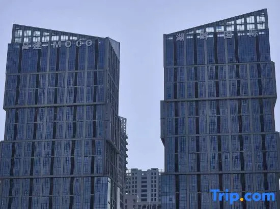 Rosewood Hotel (Zhoukou Yulin Smart Center Vocational and Technical College)