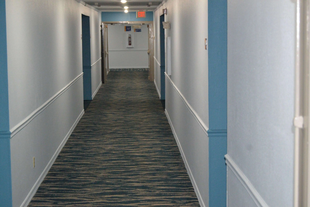 Days Inn and Suites by Wyndham Sikeston