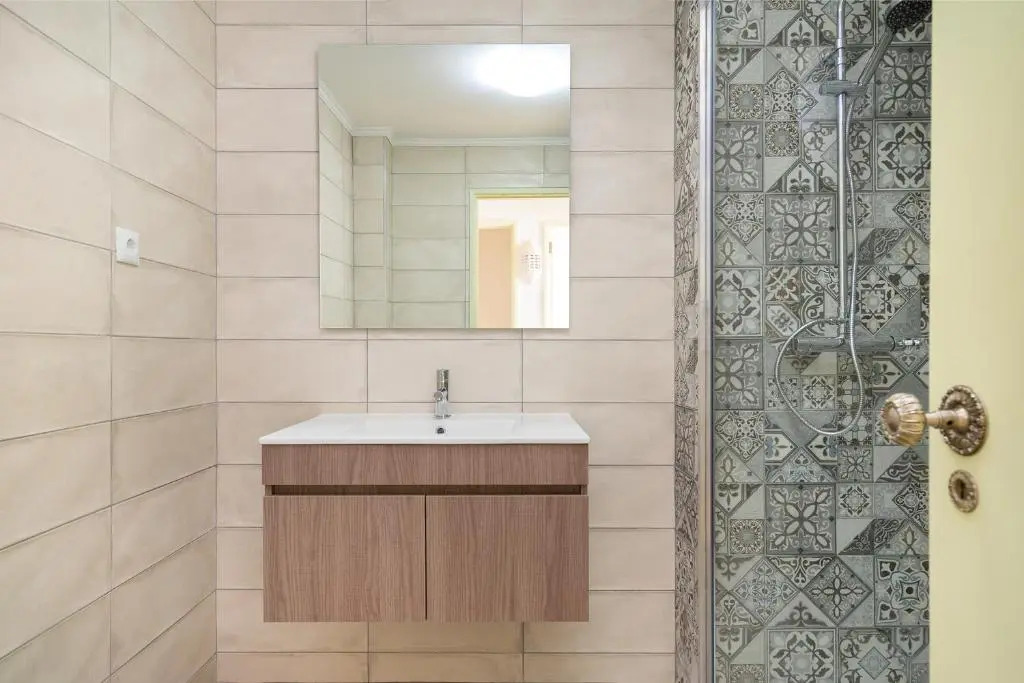 Acqua Vista Family Apartment - 200M from BEACH
