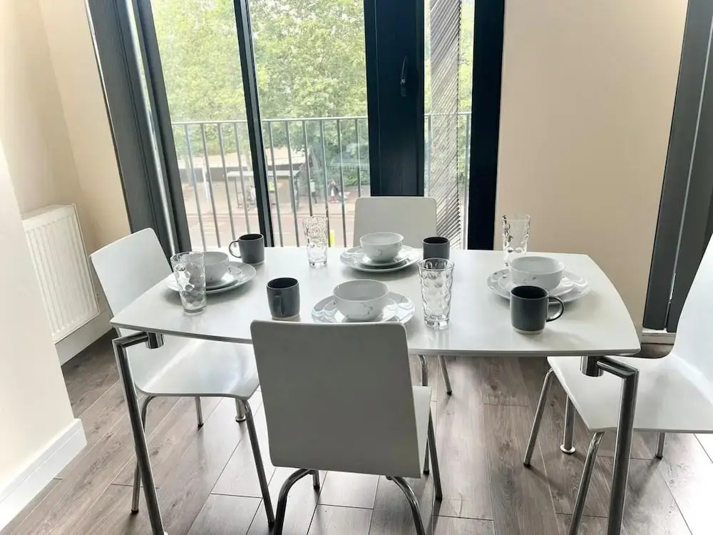 London Riverside Apartment Retreat