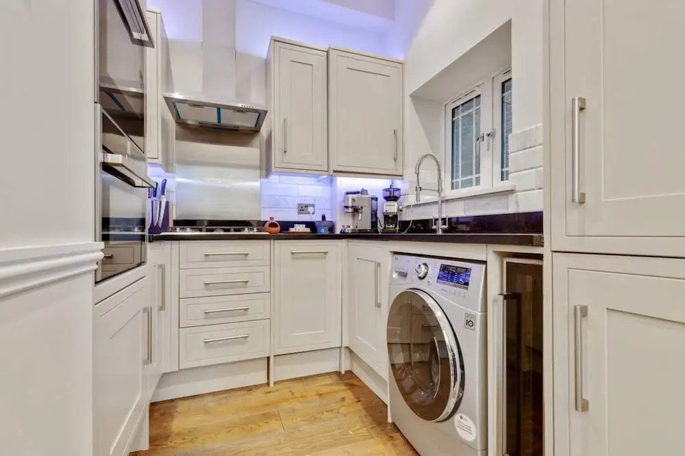 Bright Camberwell Georgian Apartment
