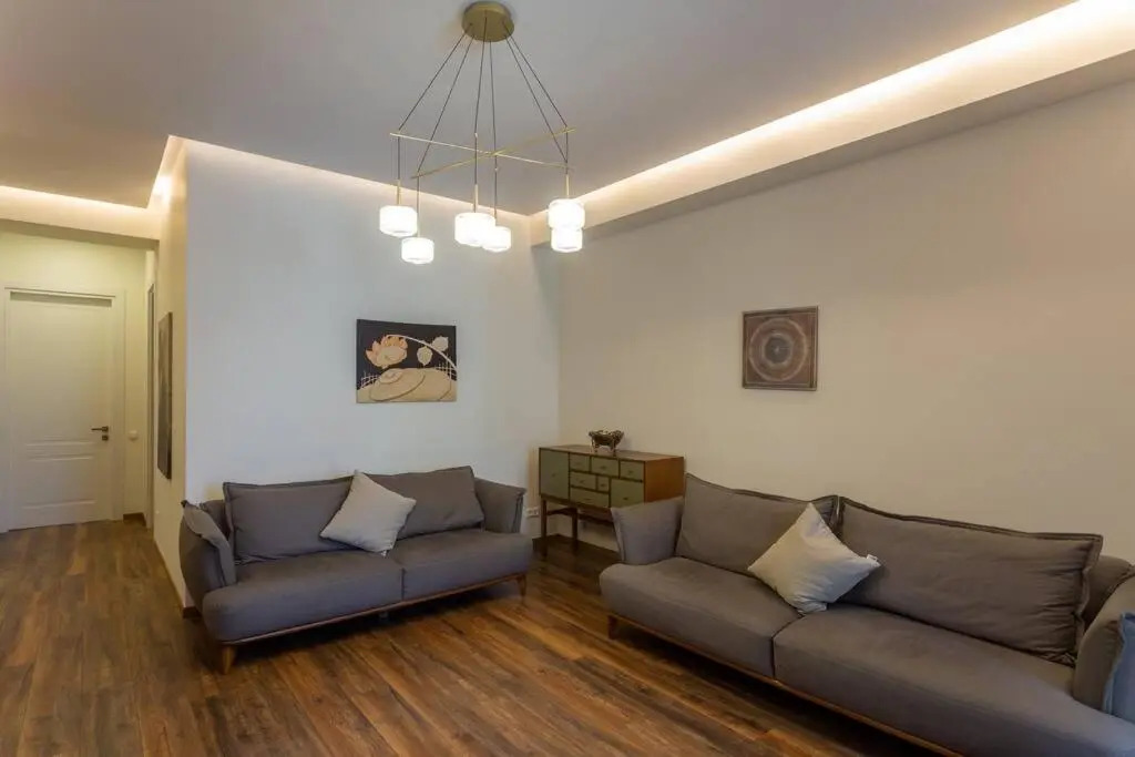 Stylish 2 BR Apartment on Chavchavadze Avenue