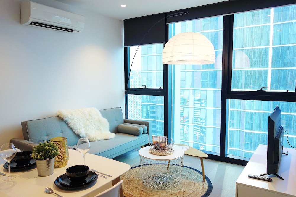 Victoria One 2 Bedroom, 2 Bathroom Apartment