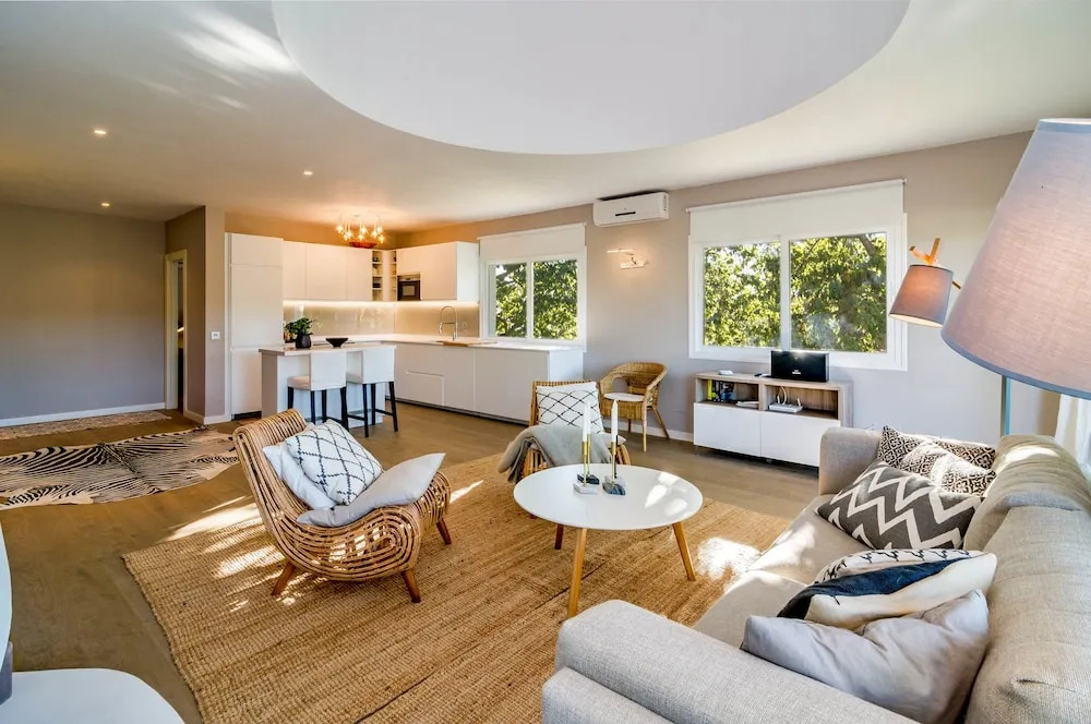 AS12 Luxury 3 bedroom apartment RoomService