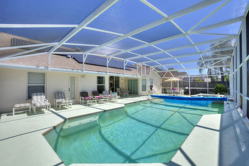 Pvt Water Views : Tranquil, Tropical 5 Beds w/ Spa