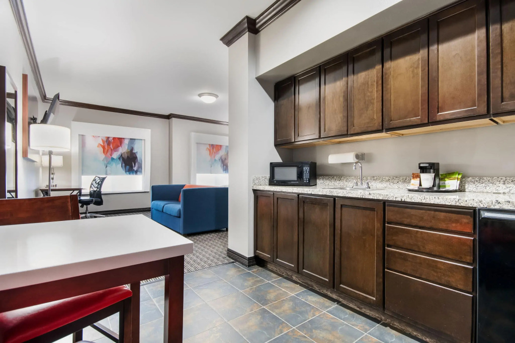 Hawthorn Suites by Wyndham Lubbock