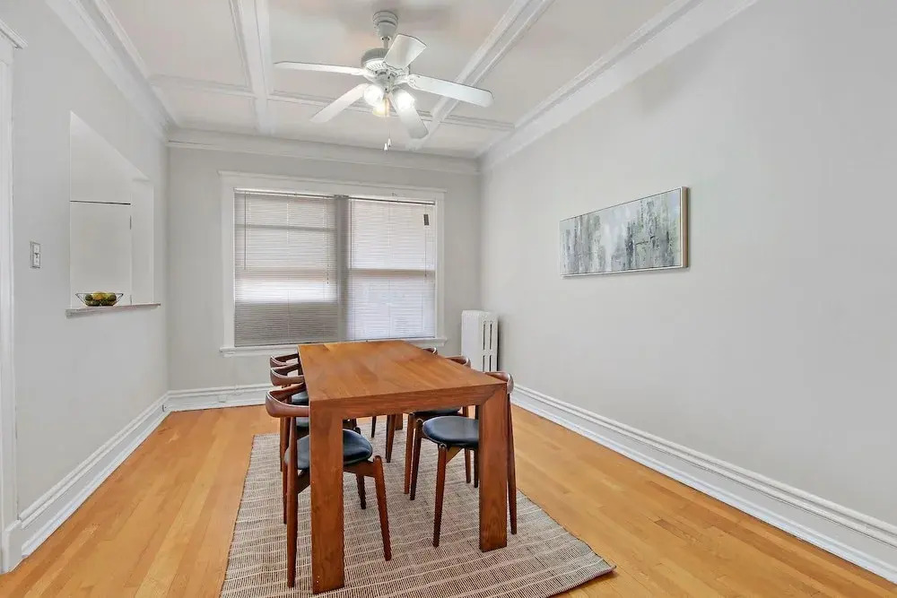 Feel at Home 2BR Apt - Buckingham 3