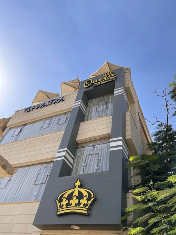 Pyramids Palace view inn With Rooftop Access & free airport pickup