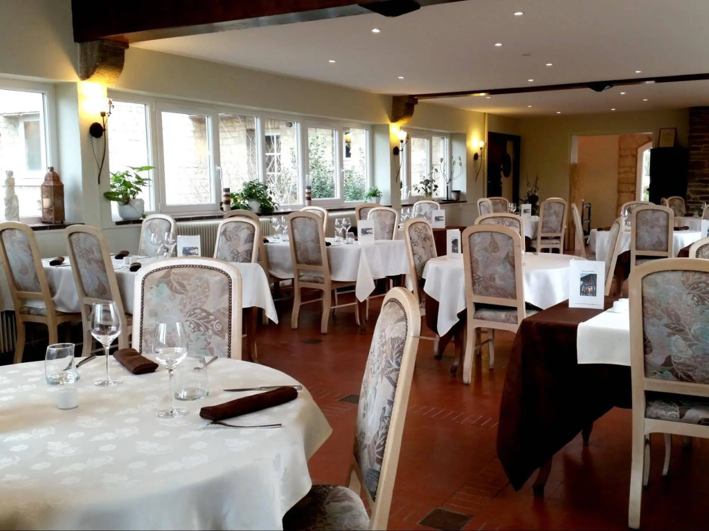 Logis Hotel Le Relais De La Poste Restaurant Le Fil du Temps