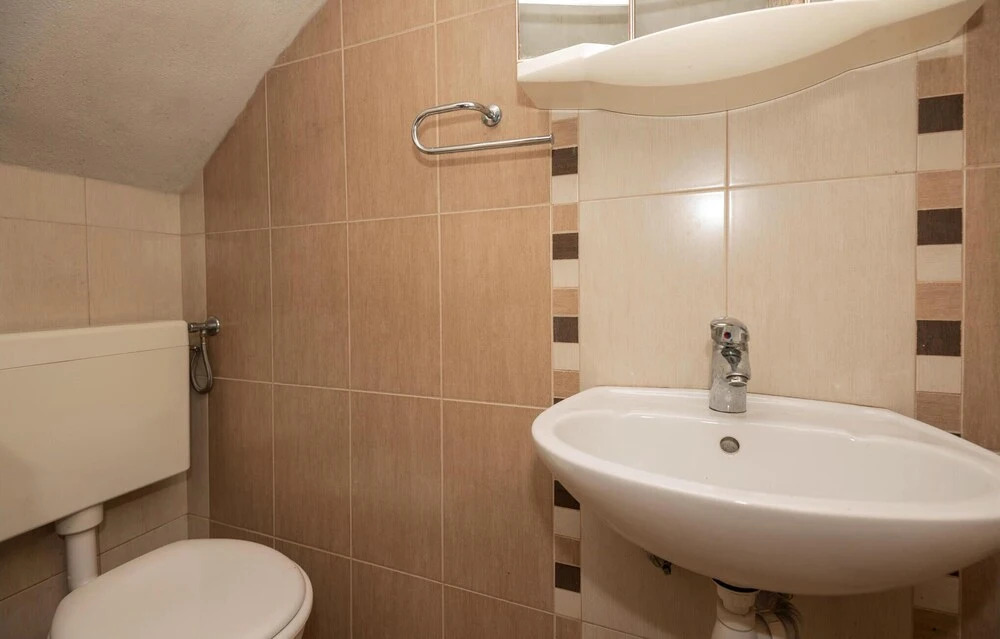 2 Bedroom Gorgeous Home In Baska Voda