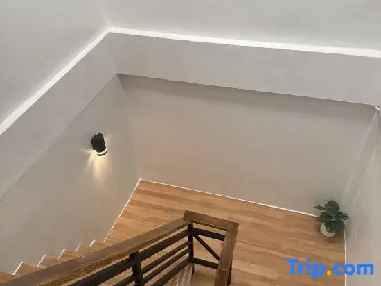 O Pha Suk House (LeeGardens Plaza Hatyai) 5 mins
