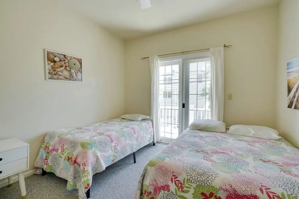 Sunny Ocean City Retreat ~ Qtr-mi to Beach!