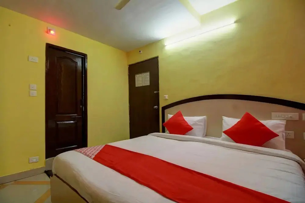 Mascot Inn By OYO Rooms