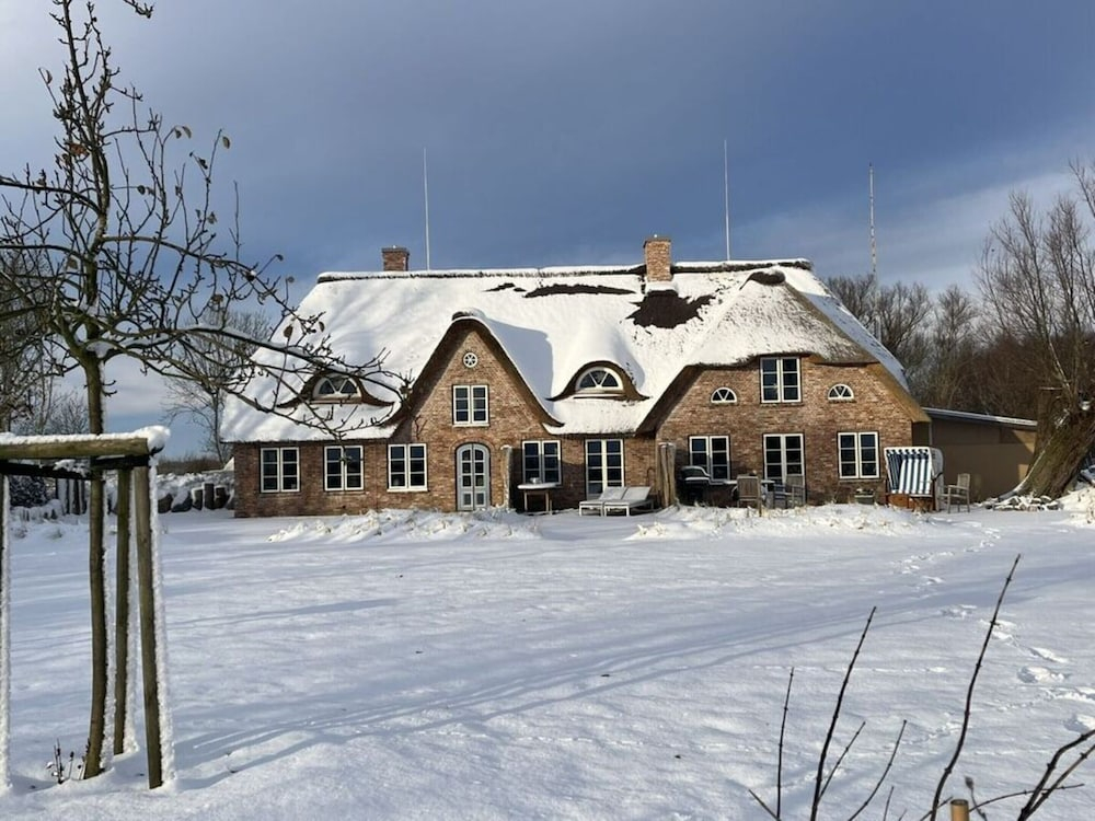 "luttdons" in the Haus am Deich