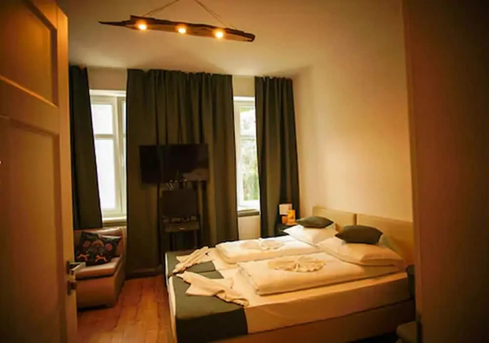 Hotel Bett und Buch