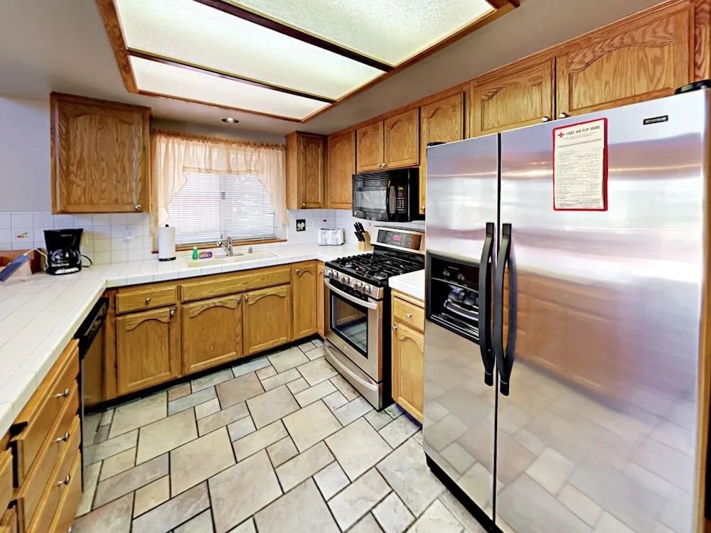 1174 Alameda Rd Home 4 Bedrooms 2 Bathrooms Home