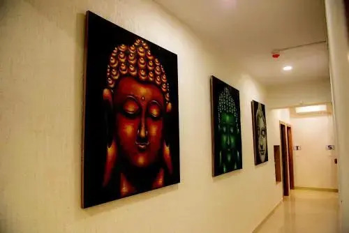 Emerald Suites