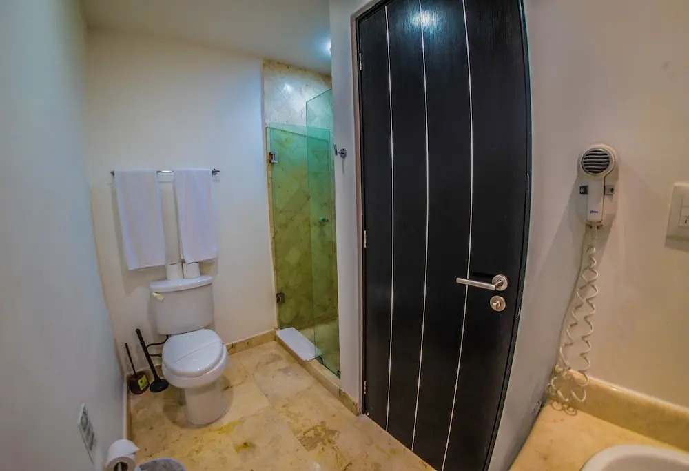 La Vista 6 Oceanview Condo in Playa del Carmen by RedAwning
