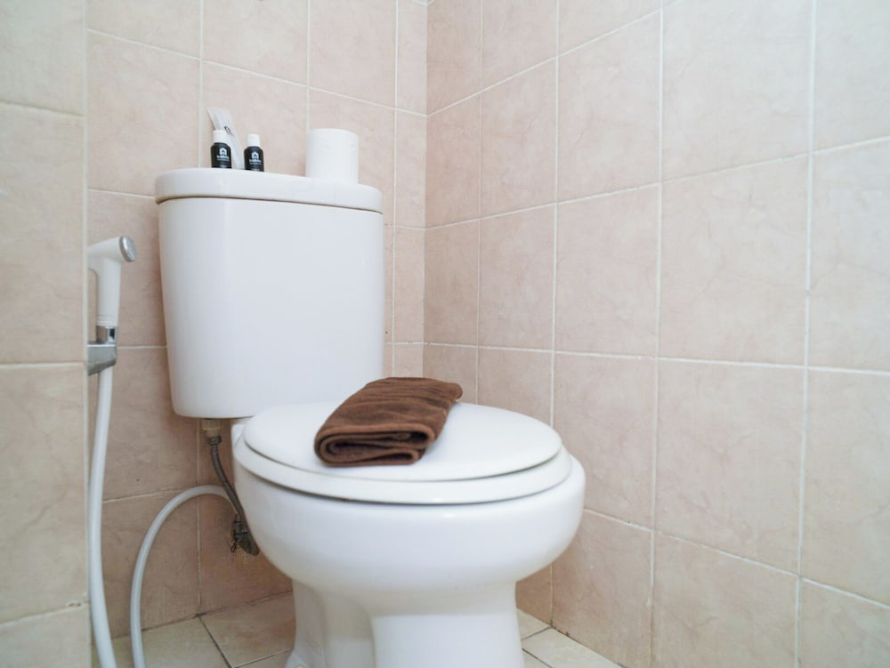 Compact Studio Near Baywalk Mall At Apartment Green Bay Pluit
