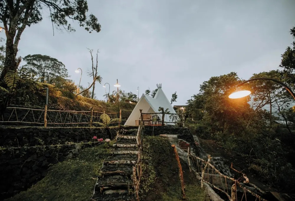 Alam Caldera Camp & Resto