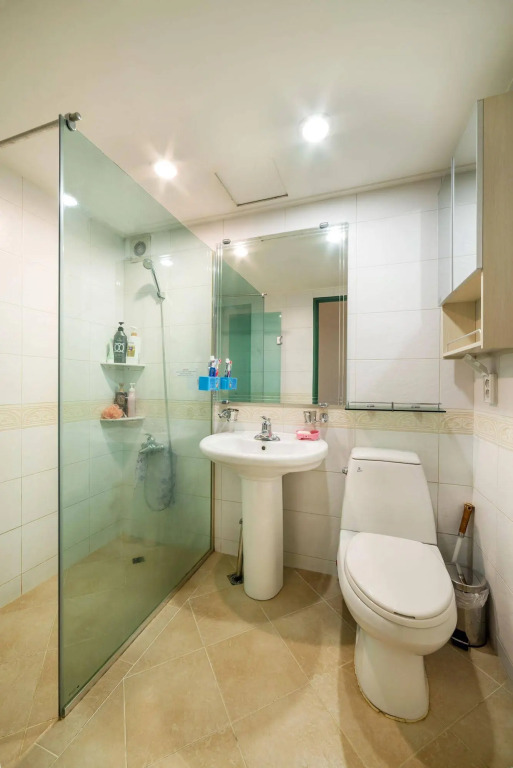 Beauty in Guesthouse (Female Only)