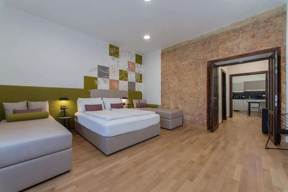 House of Bruno Apartments - NO Reception