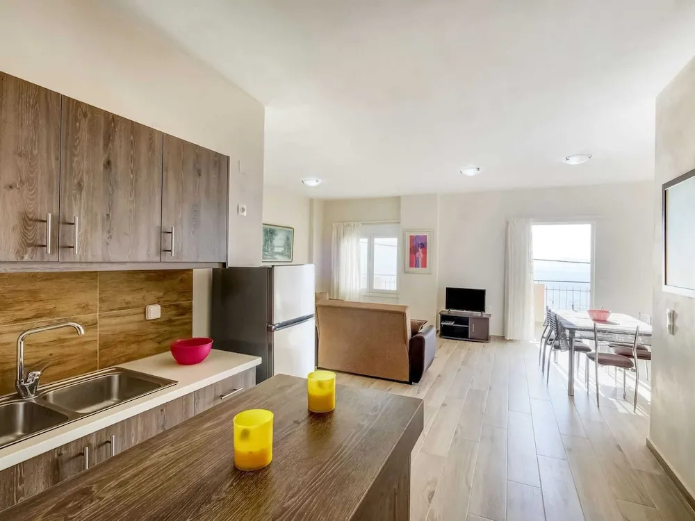 Seaview Studio in beautiful setting, west from Chania
