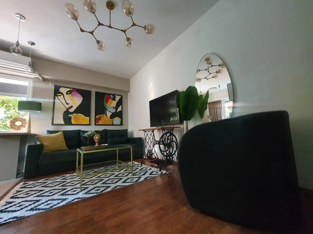 Central 2 bedroom apartment