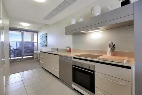 Monaco Unit 905, 12 Otranto St