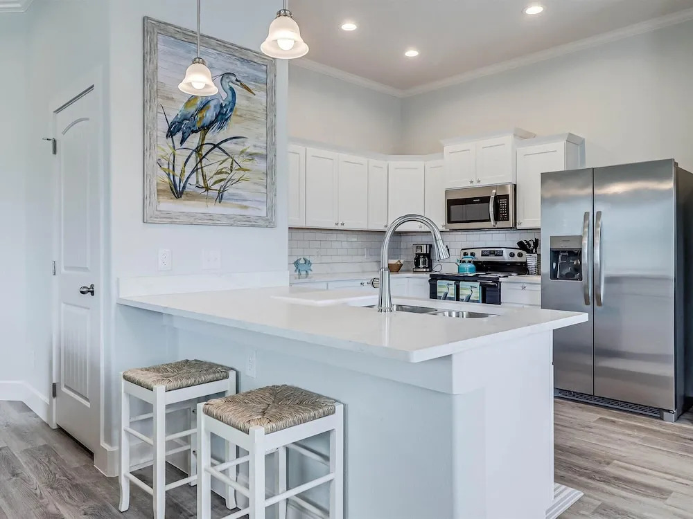 Pelican Reef Or104 3 Bedroom Home by RedAwning
