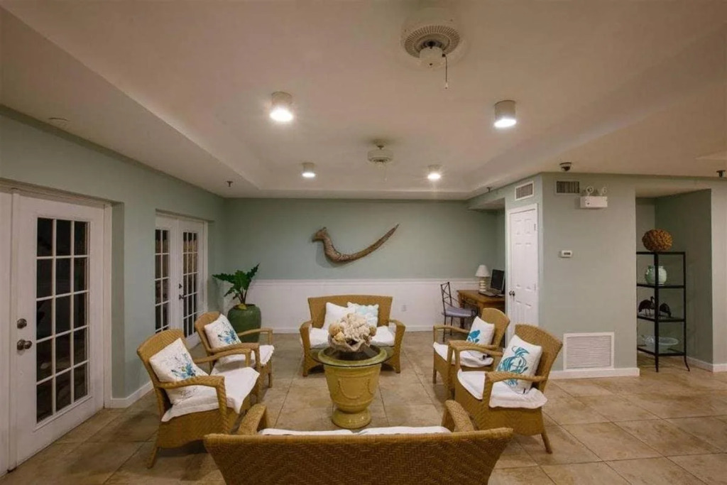 Naples Garden Inn