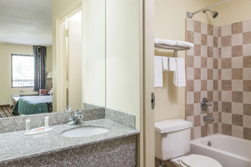 Super 8 by Wyndham Norcross/I-85 Atlanta
