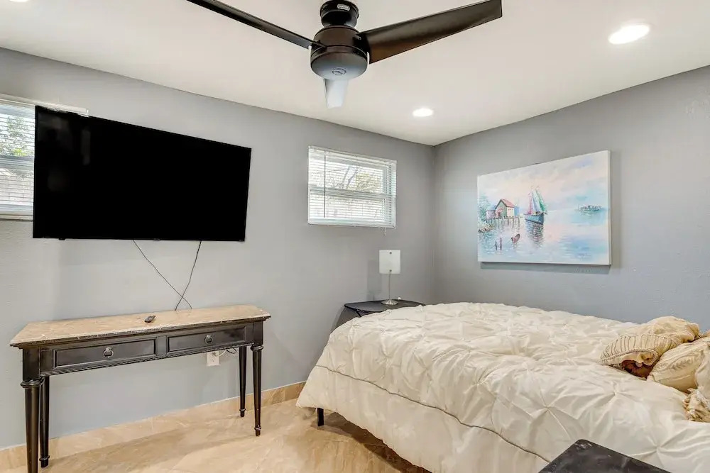 8 Mi to Sunset Beach: Home w/ Large Patio + Pool!