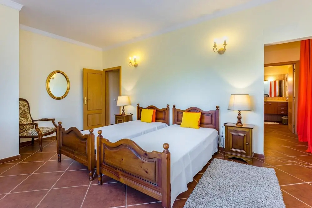 Villa Amarela