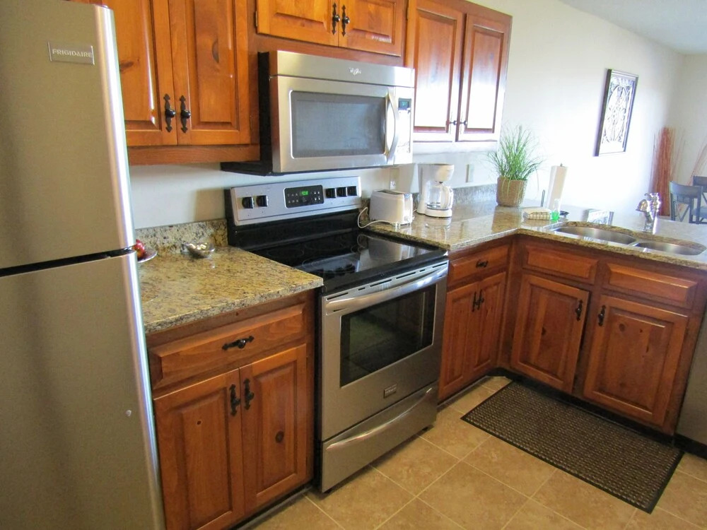 The Crest 200-j 1 Bedroom 1 Bathroom Condo