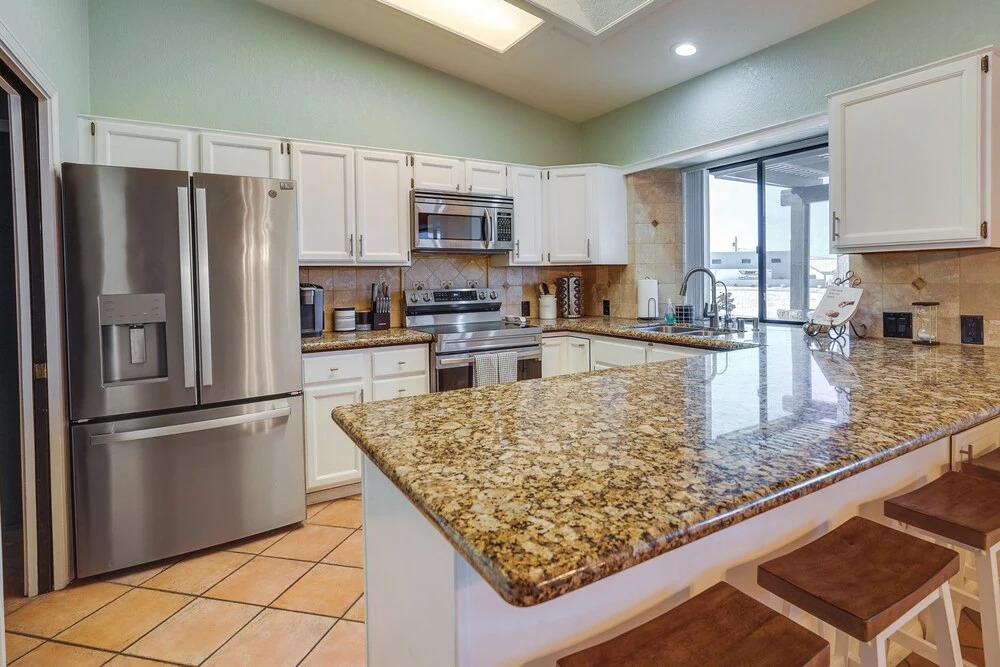 4 Mi to Lake Havasu State Park: Home w/ Mtn Views!