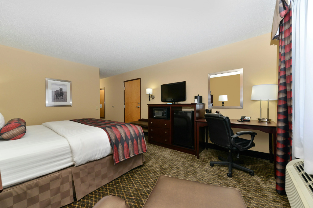 Baymont Inn & suites by Wyndham Ardmore I-35
