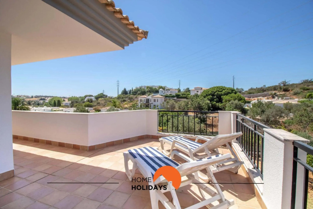 #102 Clube Albufeira villa with private pool & garden